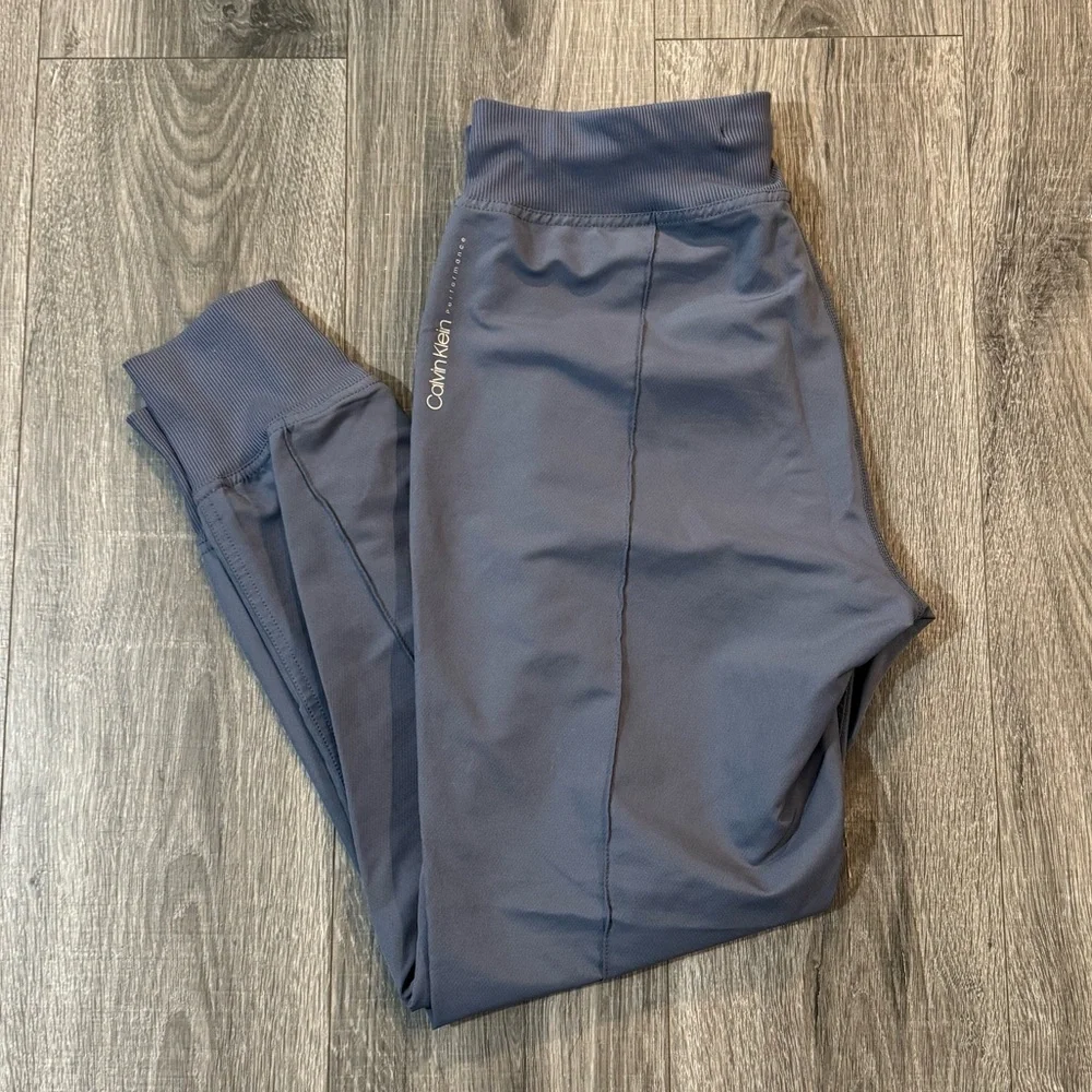 Calvin Klein Joggers - SMALL - Picture 2 of 4